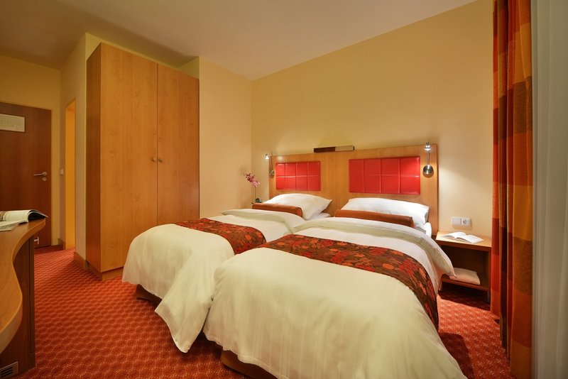 Maxmilian Lifestyle Resort