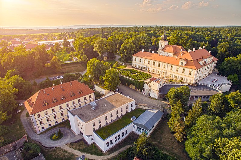 Maxmilian Lifestyle Resort